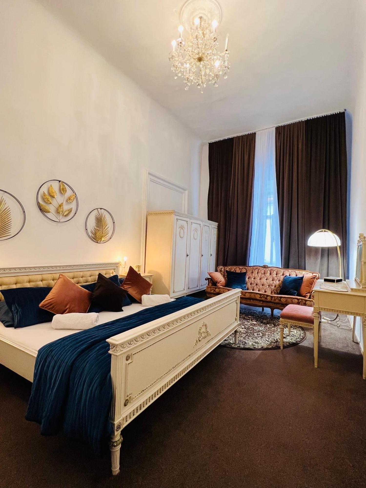Csaky Palace Bratislava 1 Lägenhet Exteriör bild